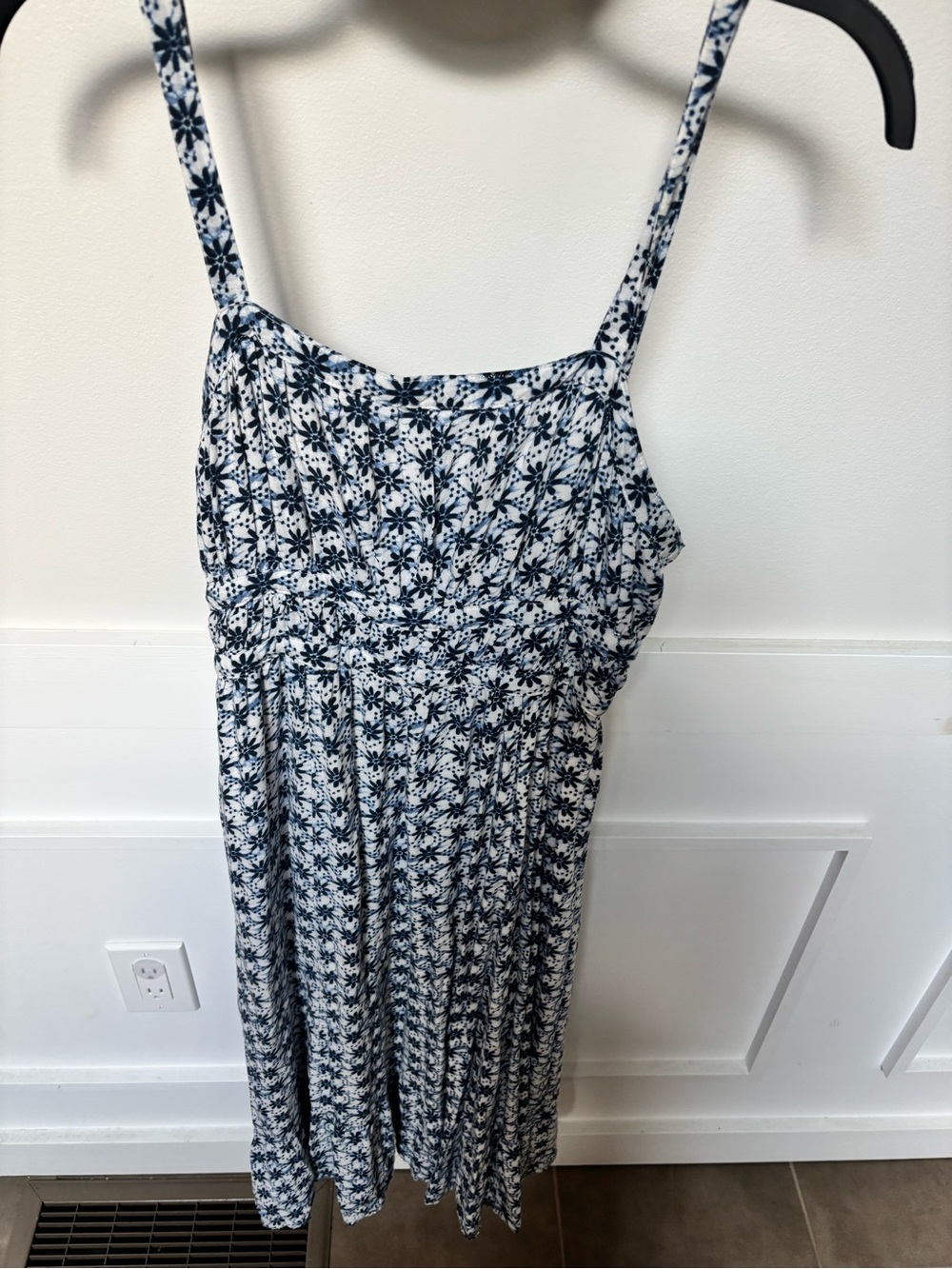 Aeropostale Blue and White Floral Maxi Dress size small